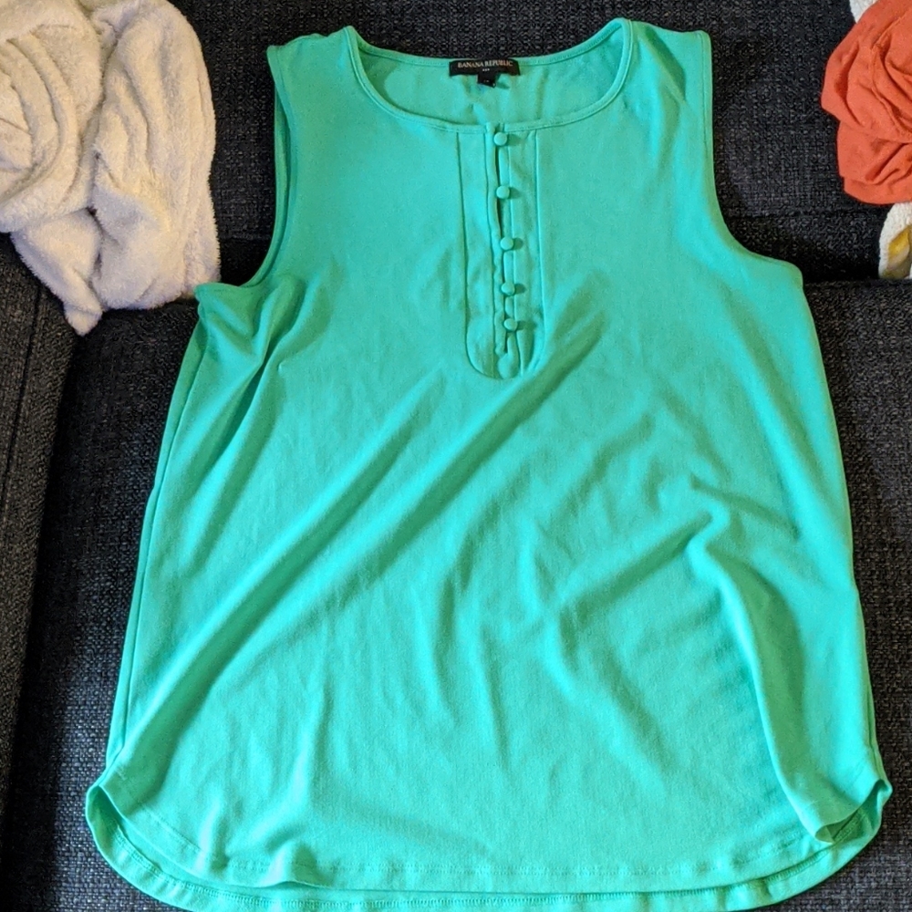 Bana Republic Factory Tank Top